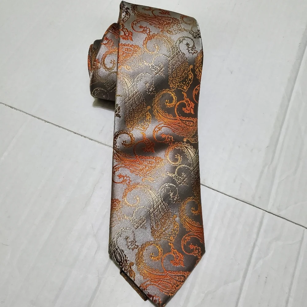 Sparks By John Sparks Elegant Silver & Peach Paisley Tapestry  Tie